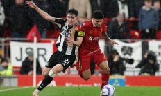 纽卡斯尔客场力克伯恩利，实现连胜的简单介绍