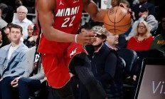 关于巴特勒在美国队比赛中出色防守，战术调整引发热议！的信息