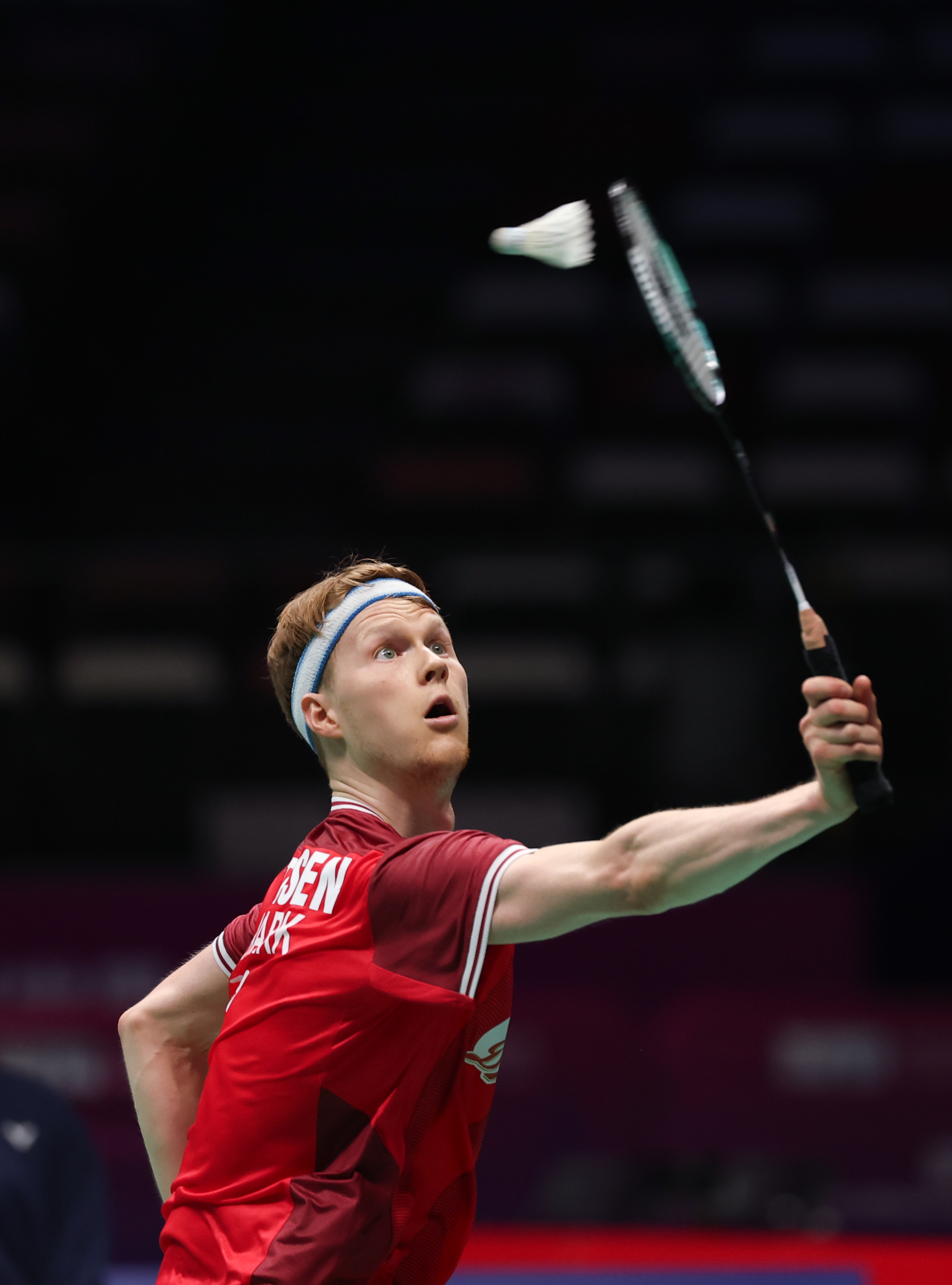 羽毛球半决赛:丹麦选手逆袭成功 羽毛球半决赛:丹麦选手逆袭成功